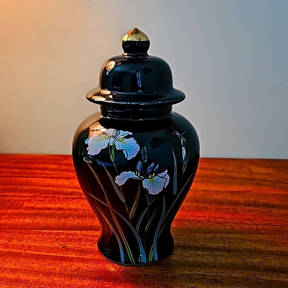 Vintage oriental black decorative jar with lid